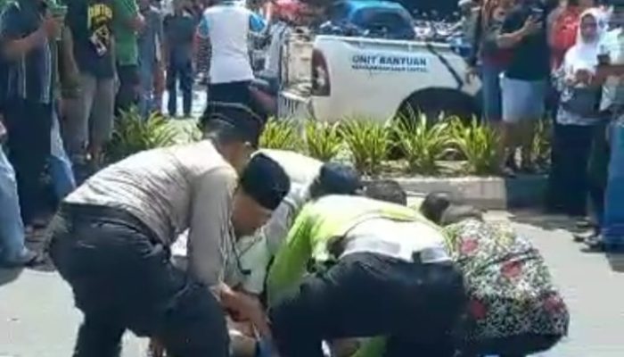 Gagal Salip Hingga Tabrak Bak Dum Truck, Pengendara Motor Meninggal