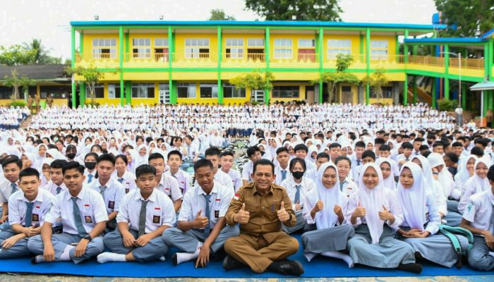 Pemprov Kepri Siapkan Seragam Gratis Siswa SMA,SMK & SLB, Dianggarkan Rp16,528 Miliar