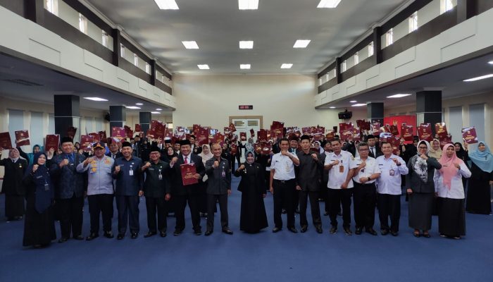 147 PNS Pemko Tanjungpinang Terima Satyalancana Karyasatya