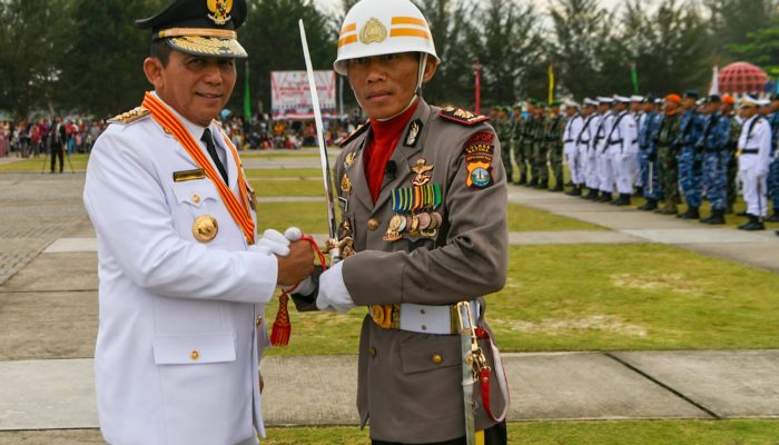 Gubernur Ansar Terima Penghargaan Manggala Karya Kencana Dari BKKBN RI