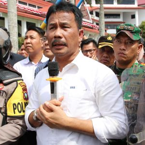 M.Rudi Temui Massa Aksi Unjuk Rasa Melayu Kepri Di BP Batam 