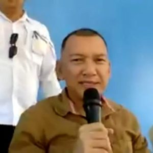 Gubernur Ansar Serahkan Cadangan Beras 6,4 Ton untuk 163 KK di Serasan Natuna