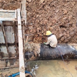 Pipa Air di Areal Central Sukajadi Bocor, BU SPAM BP Batam Langsung Perbaiki