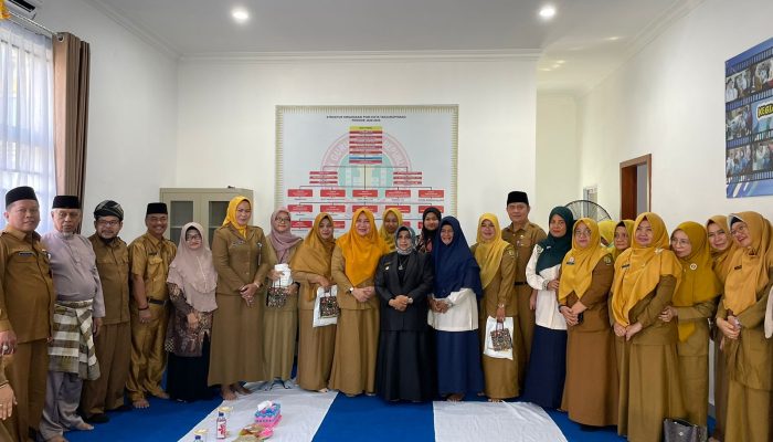 5 Guru Tunaikan Umroh PGRI, Rahma : Motivasi Guru Cerdaskan Anak Bangsa