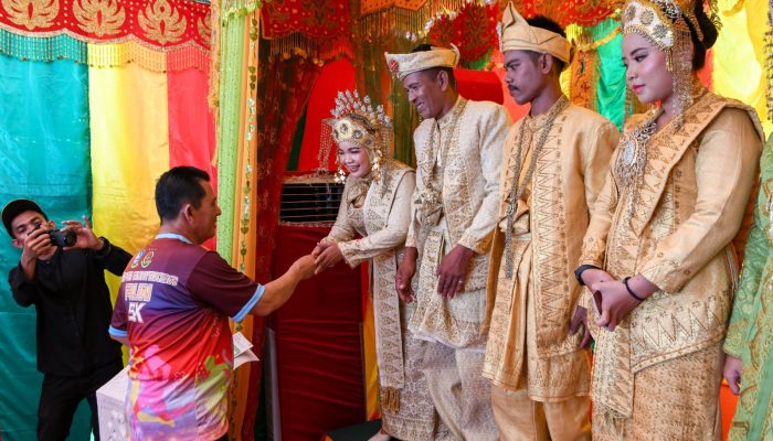 Gubernur Ansar Jadi Saksi Nikah Masal di Bazar Pelayanan Publik Kepri 
