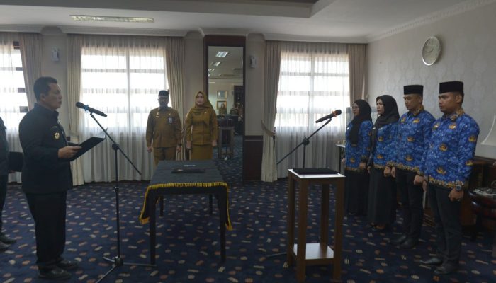 Gubernur Ansar Lantik Empat Pejabat Fungsional di Lingkungan Pemprov Kepri