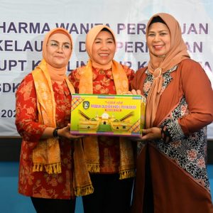 Ernawati Trenggono dan Dewi Ansar Kunjungi Dekranasda & Pusat Sterilisasi Makanan Batam