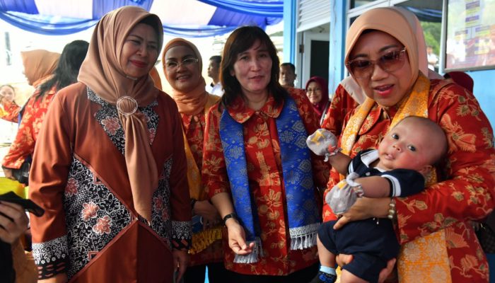 Penasehat DWP KKP dan Ketua TP PKK Provinsi Kepri Kunjungi PSDKP Batam