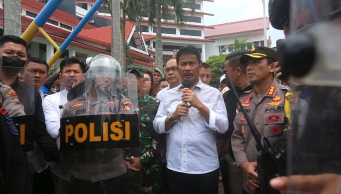 Aksi Demo di BP Batam, Muhammad Rudi Tampung Aspirasi Warga