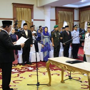 Dilantik Gubernur Ansar, Ahdi Muqsith Resmi Jabat Wakil Bupati Bintan