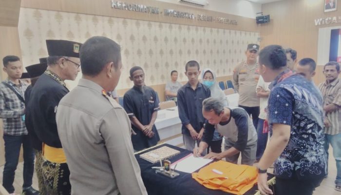 Bersihkan Rumah Ibadah, 2 Remaja Pencuri Galon di Tanjungpinang Terima Restorative Justice 