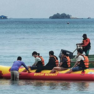 Nikmati Destinasi Wisata Pantai Lagoi Bay Bintan