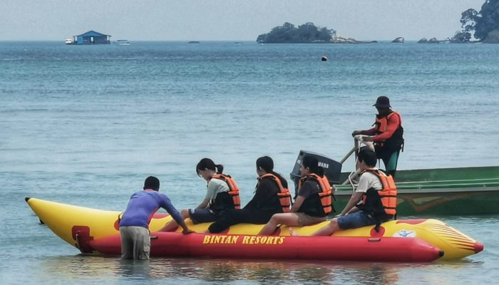 Nikmati Destinasi Wisata Pantai Lagoi Bay Bintan