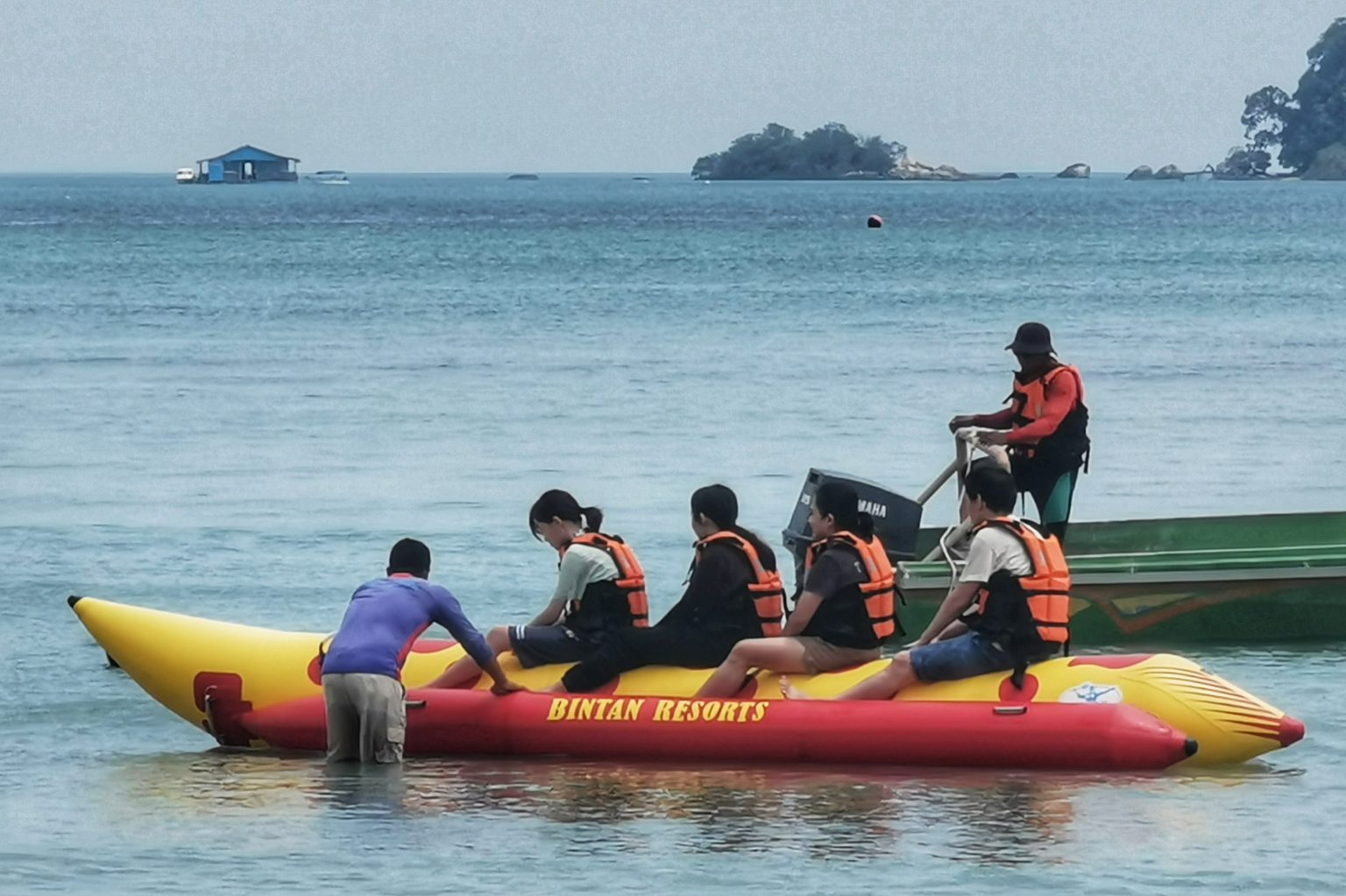 Nikmati Destinasi Wisata Pantai Lagoi Bay Bintan