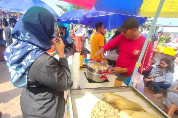 Pawai Budaya Dan Mobil Hias Beri Dampak Ekonomi UMKM, Capai Omzet Jutaan Rupiah