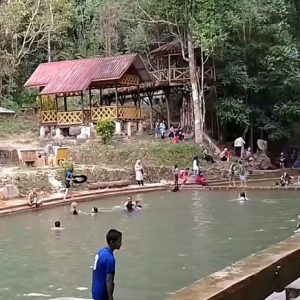 Masyarakat Padati Destinasi Wisata Air Terjun Saat Libur Panjang