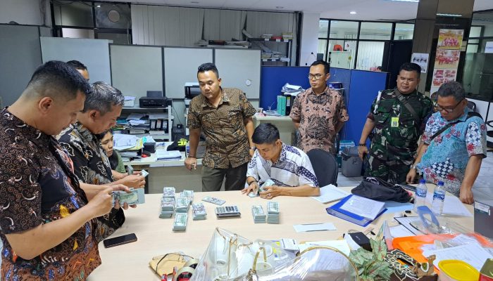 Dugaan Korupsi Pembangunan Jalan Tol Jakarta-Cikampek II, Kejagung Sita 354.700 USD