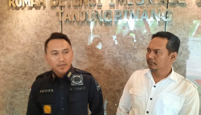 7 WNA Asal Tiongkok Dideportasi  Alasannya Dokumen Tidak Lengkap