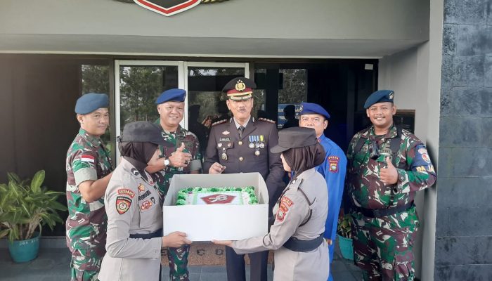 HUT TNI Ke-78, Polda Kepri Berikan Kejutan Meriah di Lanud RHF Tanjungpinang