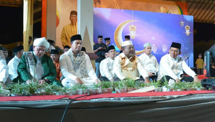 Ribuan Masyarakat Karimun Membanjiri Tabligh Akbar Peringati HUT Kabupaten Karimun Ke-24