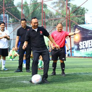 HUT Ke-72 Divisi Humas Polri Gelar Seven Soccer Bersama Jurnalis
