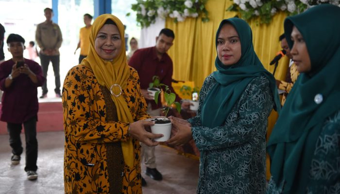 Dewi Kumalasari Buka Darmawisata di Desa Resun Lingga
