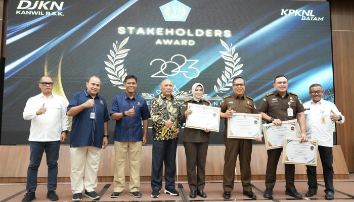 BP Batam Raih Lima Penghargaan dalam KPKNL Batam Stakeholders Award 2023