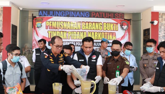 Sat Resnarkoba Polresta Tanjungpinang Musnahkan 9.807 Butir Pil Ekstasi