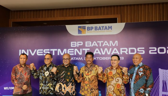 Investment Awards 2023, B.J Habibie Terima Penghargaan Tokoh Lifetime Achievement Batam