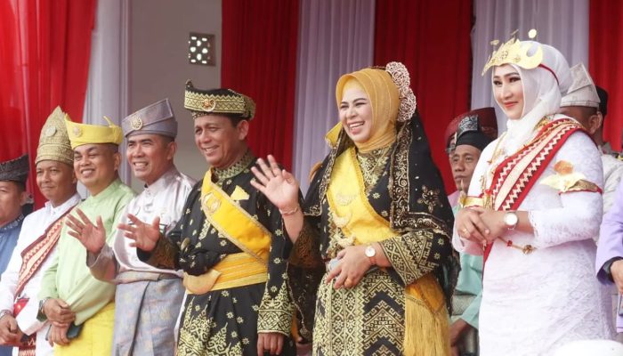 Sumpah Pemuda Ke-95 Tahun 2023, Danlanud RHF Diidampingi Istri Kenakan Baju Adat Lampung