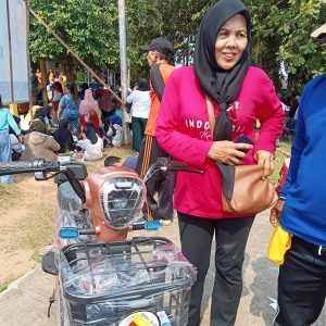 Gemetar Dan Senang, Dewi Dapat Doorprice Jalan Santai Hanura Sepeda Motor 