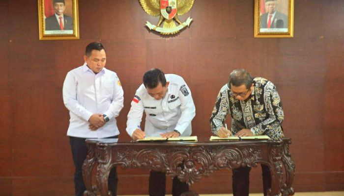 Gubernur Ansar Tandatangani NPHD dengan KPU dan Bawaslu Kepri