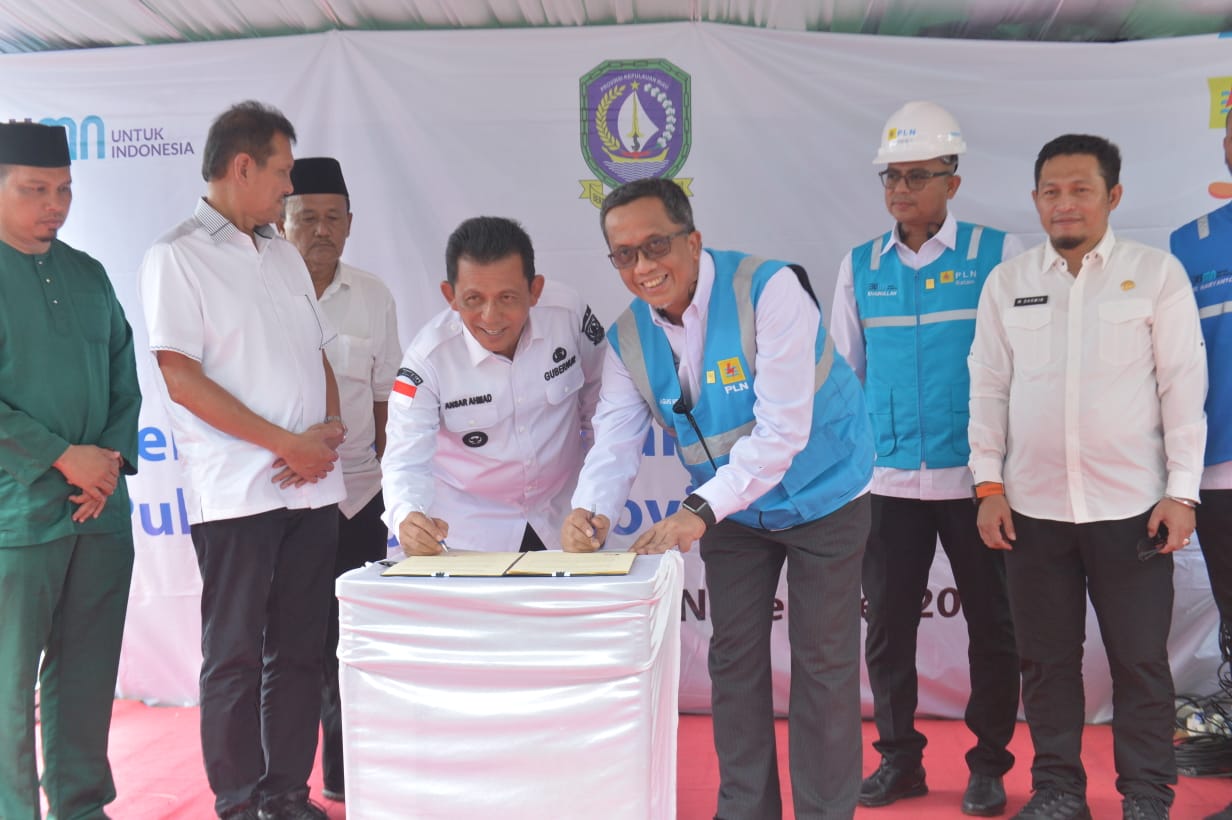 Gubernur Ansar Teken MoU dengan PLN UID Riau Kepri, Perkuat Komitmen Tuntaskan Kepri Terang