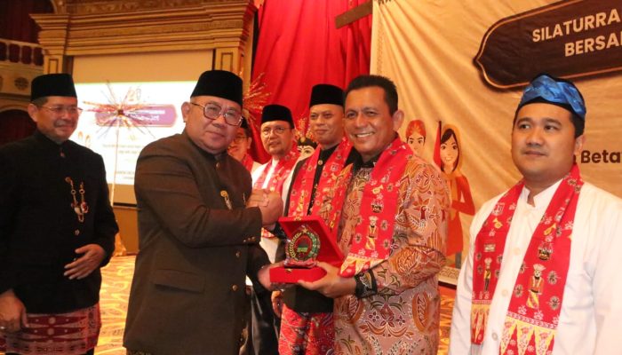 Gubernur Ansar : Budaya Melayu Dan Betawi Memiliki Kesamaan Seni Berpantun