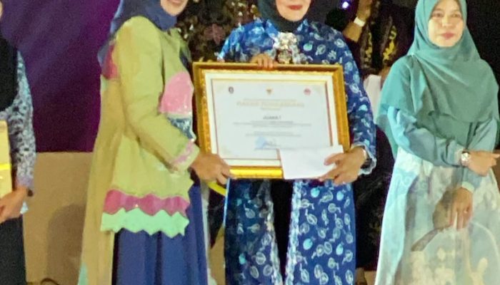 Dekranasda Tanjungpinang Raih Juara 1 Lomba Stan Bazar di Even Dekra Fest 2023