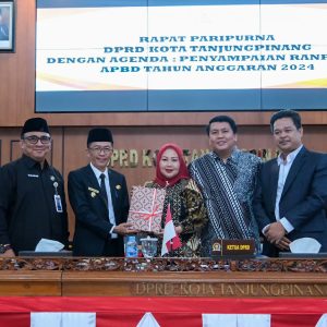 Pj Wako Hasan Sampaikan Ranperda dan Nota Keuangan APBD TA 2024
