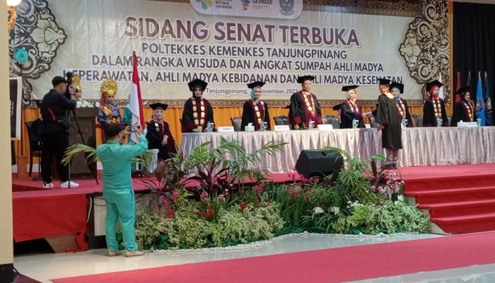 Wisuda 182 Mahasiswa Poltekkes Kemenkes Tanjungpinang, Asisten 1: Wujudkan Cita Cita Sebagai Tenaga Kesehatan