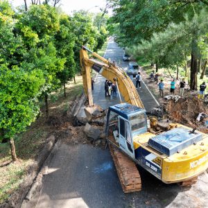 BP Batam Tangani Jalan Gajah Mada-Tiban Amblas Diguyur Hujan, Warga Dihimbau Hati Hati  