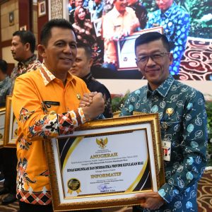 18 Badan Publik Terima Anugerah Keterbukaan Informasi Publik dari KI Kepri