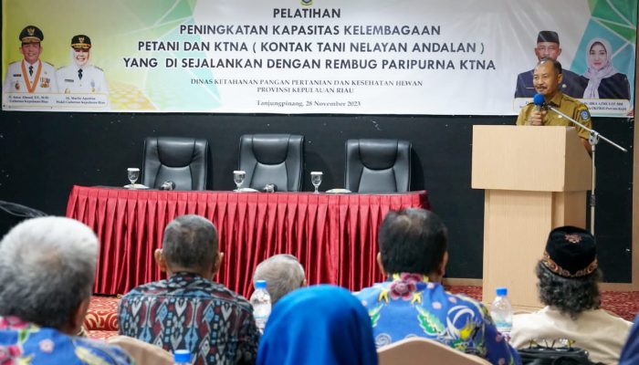 Sekdaprov Kepri Buka Pelatihan Peningkatan Kapasitas Kelembagaan Petani dan KTNA