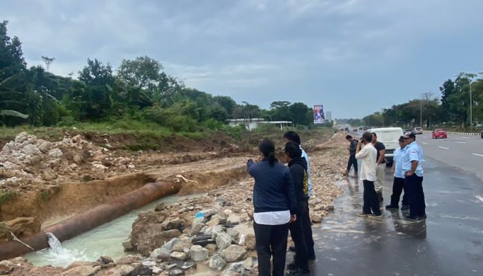 Respon Cepat, BU SPAM BP Batam Perbaiki Pipa 800 di Taman Baloi