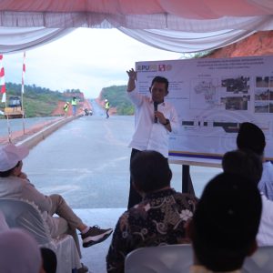 Suharso Monoarfa Didampingi Gubernur Ansar Tinjau Jalan Lintas Barat Lanjutan