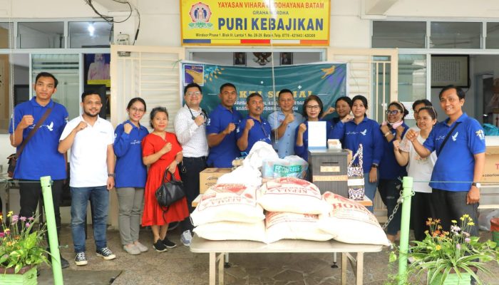 Sambut Natal 2023, Persekutuan Doa BP Batam Gelar Bakti Sosial
