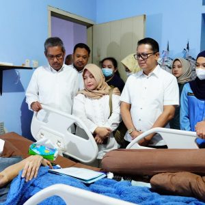 Jalin Tali Kasih, BP Batam Kunjungi Pensiunan, Anak Yatim dan Pegawai Sedang Sakit