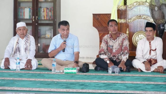 Sambangi Desa Batu Berian, Wan Siswandi Berikan Bantuan Masjid Jami Al Anshor 