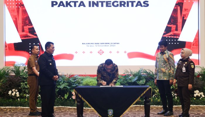 Gubernur Ansar Serahkan DIPA dan TKD Kepri Sebesar Rp17,14 Triliun Secara Digital