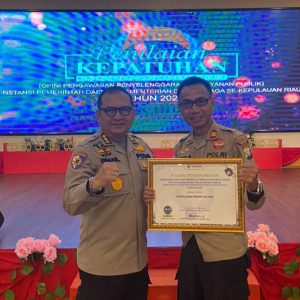 Polres Bintan Terima Penghargaan Kepatuhan Pelayanan Publik Dari Ombudsman RI
