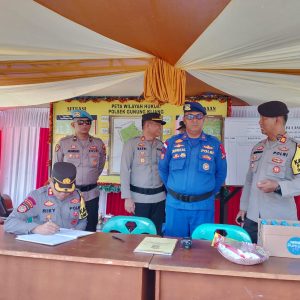 Jelang Tahun Baru 2024, Kapolres Bintan Tinjau Pos Pelayanan Pantai Trikora