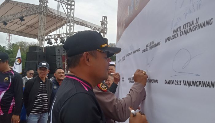 Sepakati Pemilu Damai, Penyelenggara dan Pemangku Kepentingan Teken Pernyataan Sikap 