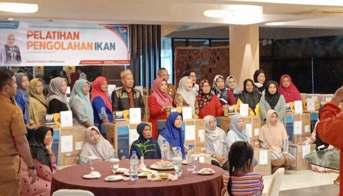 25 Pelaku IKM di Tanjungpinang Terima Bantuan Alat Produksi 